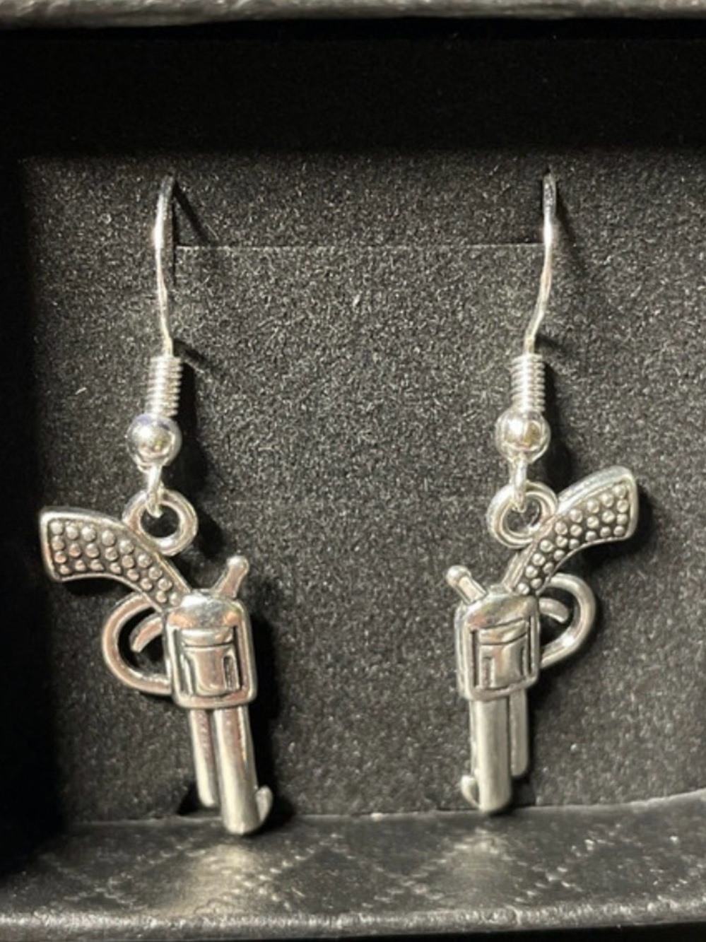 New Silver Tone Pistols Gun
Earrings With .925 earring
Hooks